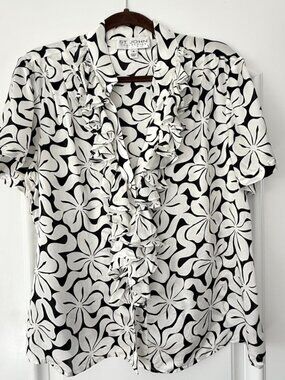 {{ST JOHN COLLECTION}} RUFFLED BLOUSE SIZE 16